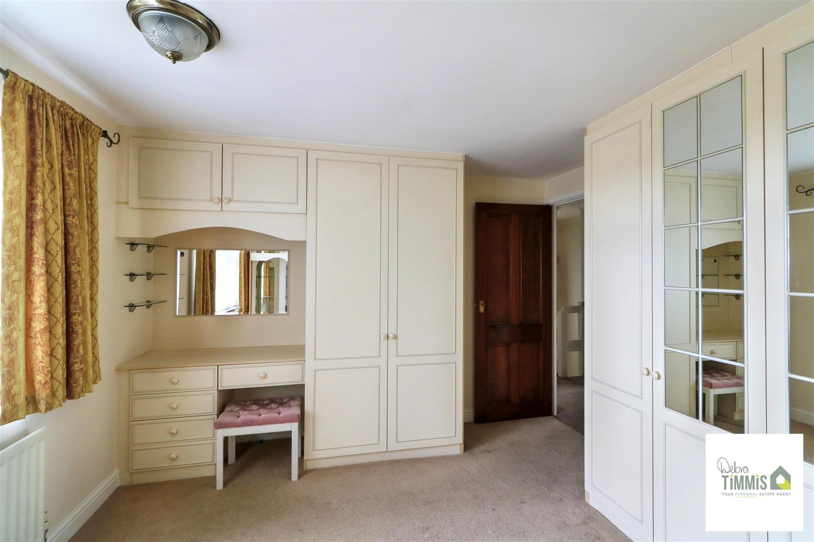 3 bed property in Fielden Close, Stoke-On-Trent